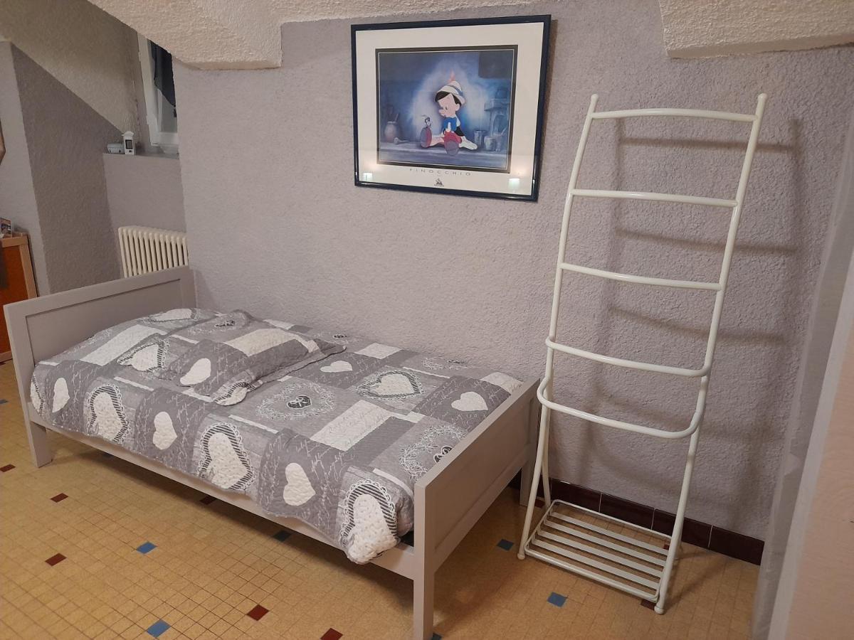 Leclosdipontine L'Ecole Des Demoiselles Pontgibaud Exteriér fotografie